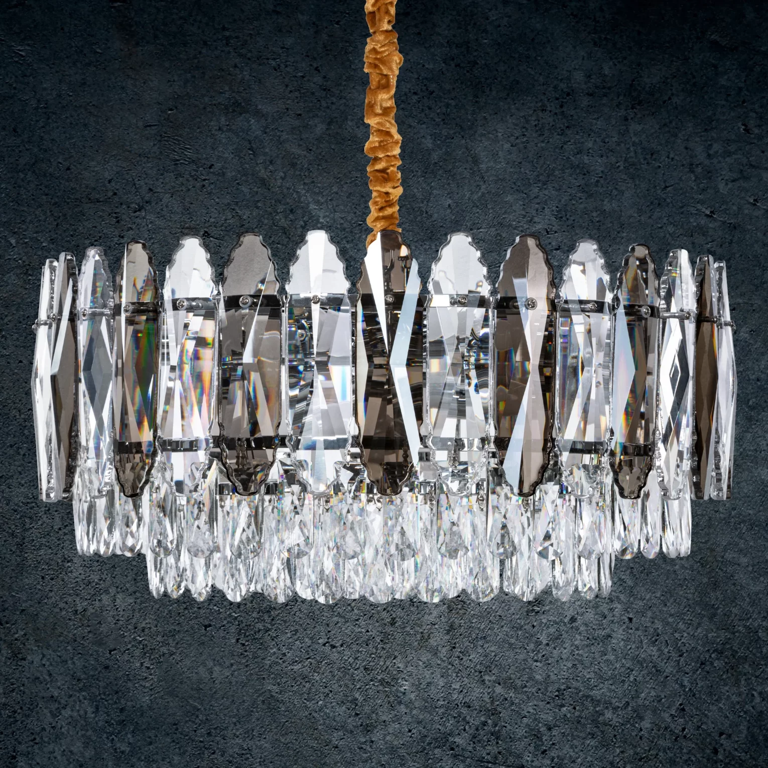 Lampa wisząca do salonu transparentno, złota  z zwisającymi kryształkami, z możliwością regulacji wysokości 60 x 150 cm NELA