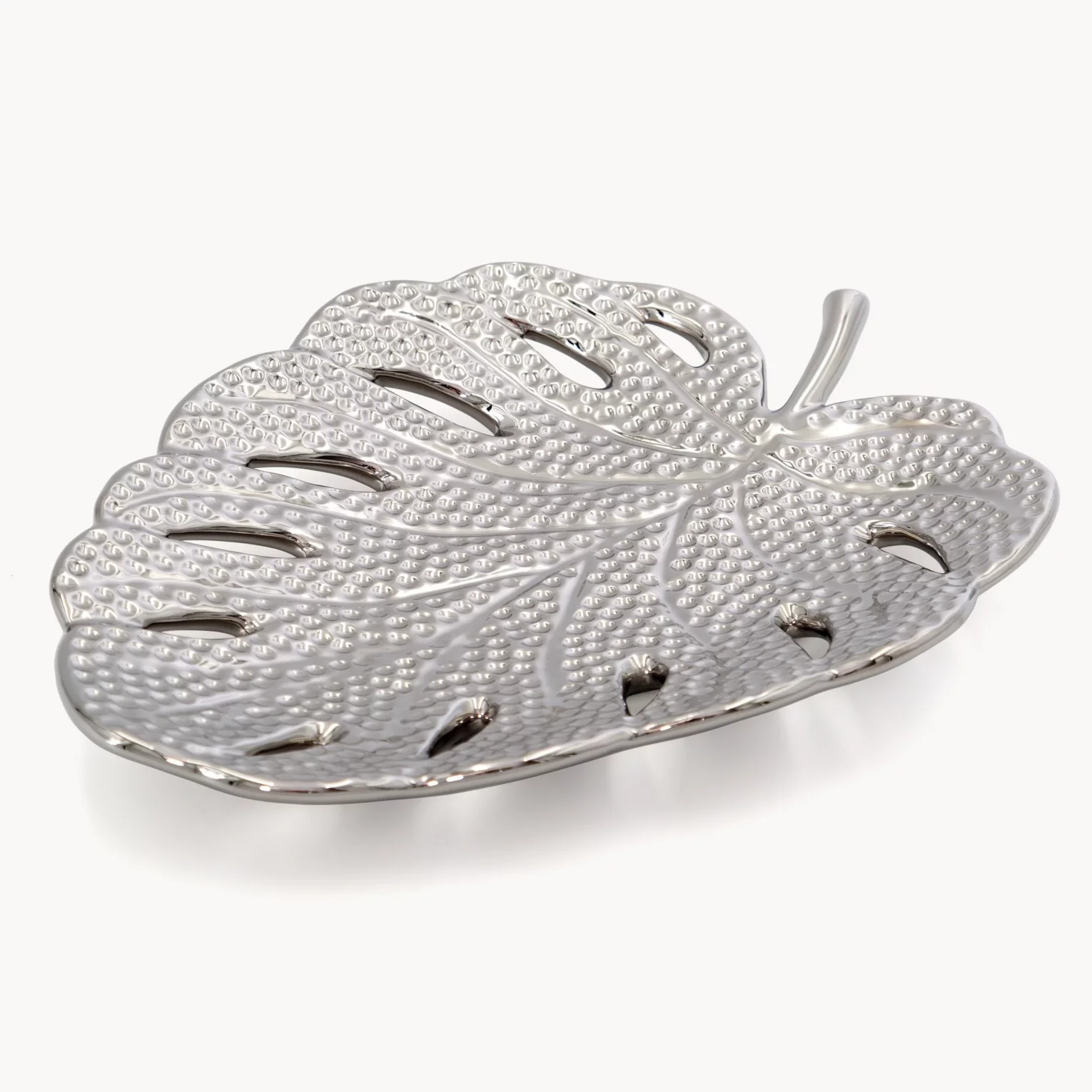Patera dekoracyjna srebrna w kształcie liścia monstery 25x19x4 cm KARLO