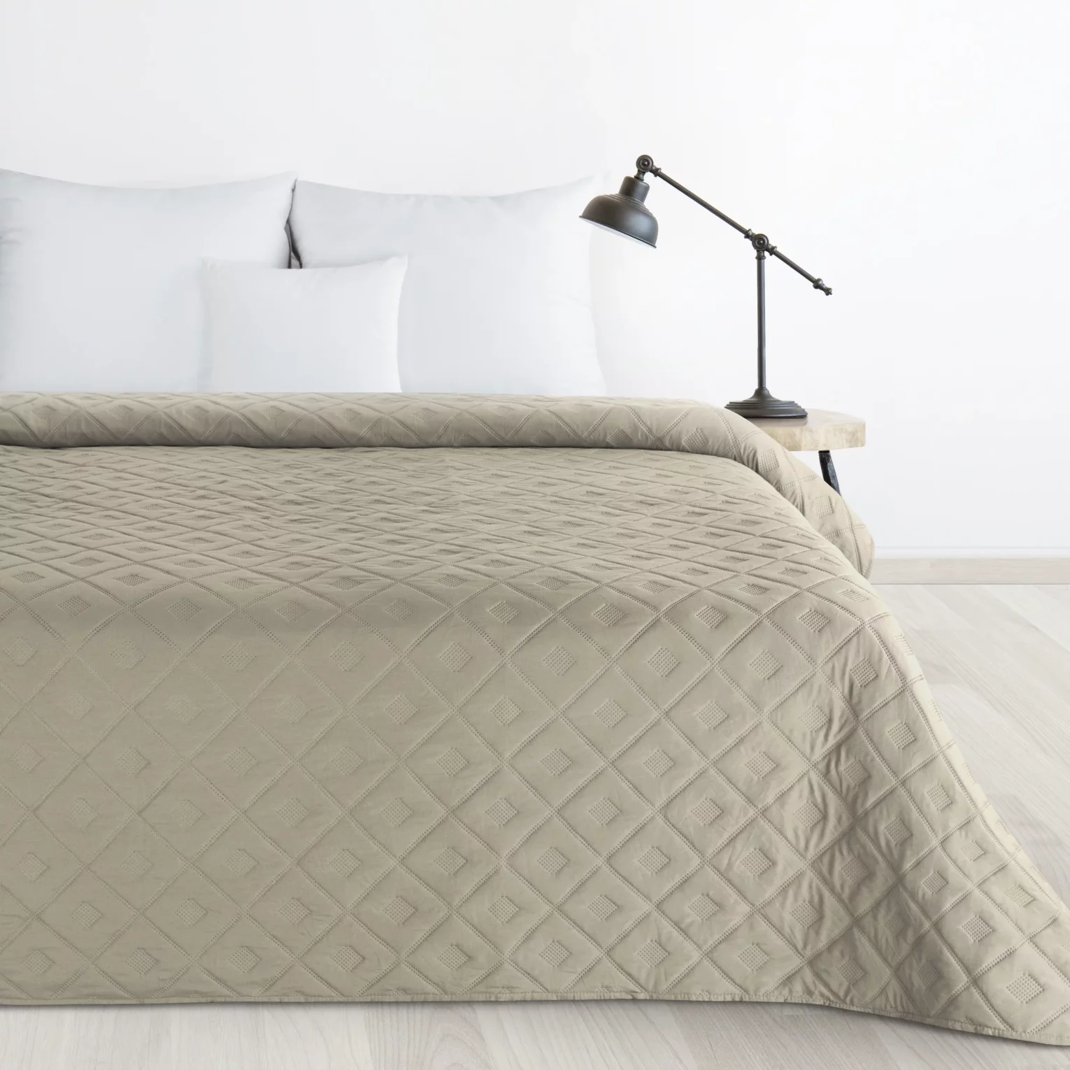 Narzuta ciemnobeżowa 200x220 cm z geometrycznym wzorem wykonana techniką hot press ALARA 6 Design 91