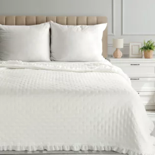 Narzuta kremowa 220x240 cm obszyta falbaną pikowana techniką hot press LIBI 3 Eurofirany Classic