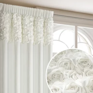 Zasłona kremowa z welwetu zdobiona aplikacją 3D róż 140x270 cm taśma - ROSES Eva Minge