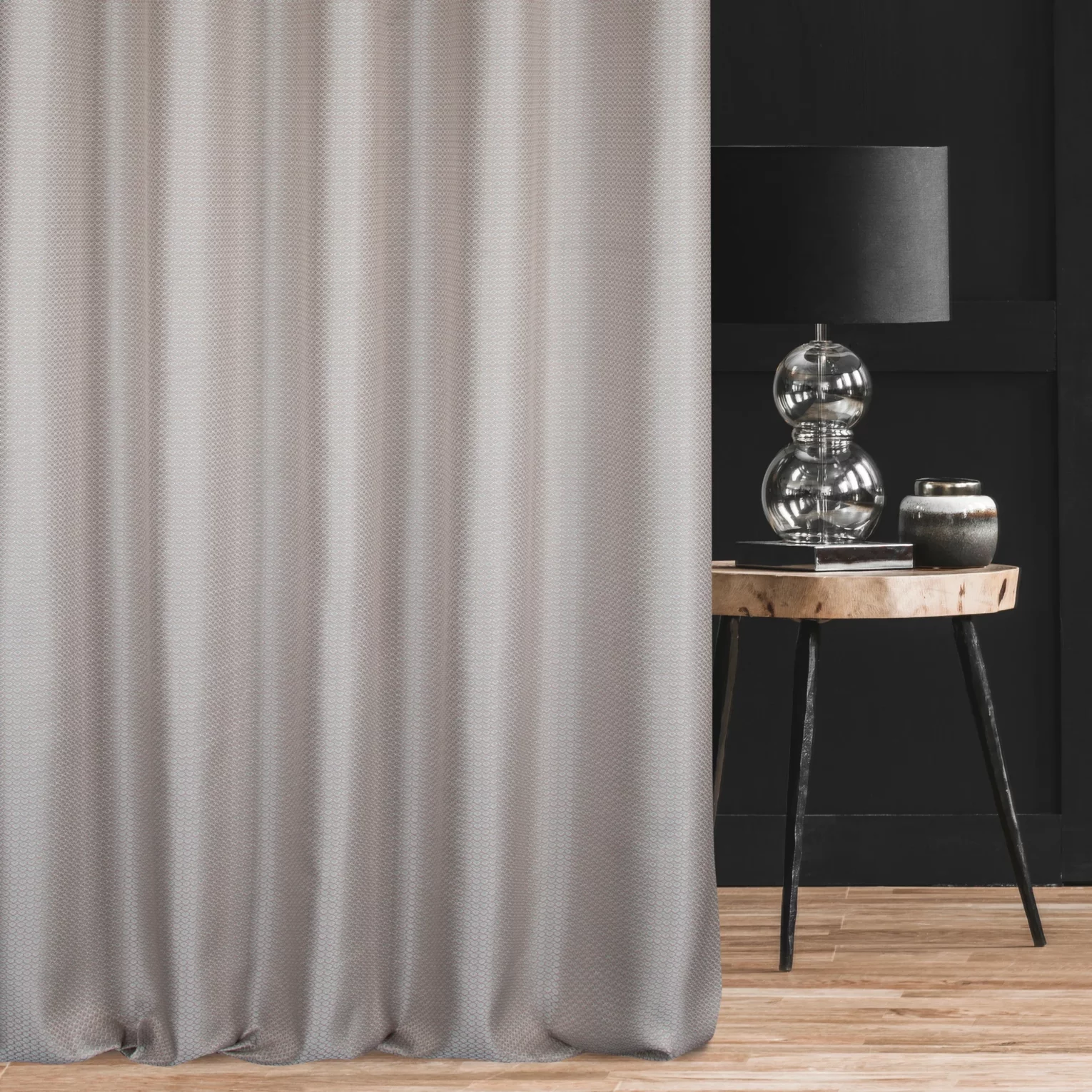 Zasłona szyta na taśmie 5 cm beżowa z tkaniny w geometryczny wzór Pierre Cardin