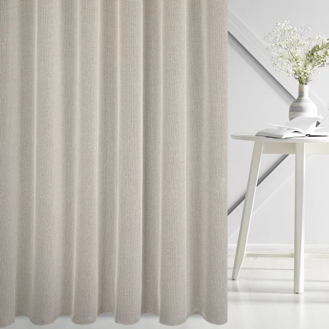 Firana szyta na taśmie 5 cm naturalno srebrna z eleganckiej siatki w stylu glamour z połyskliwą nicią, wykończona obciążnikiem Italissima Eva Minge