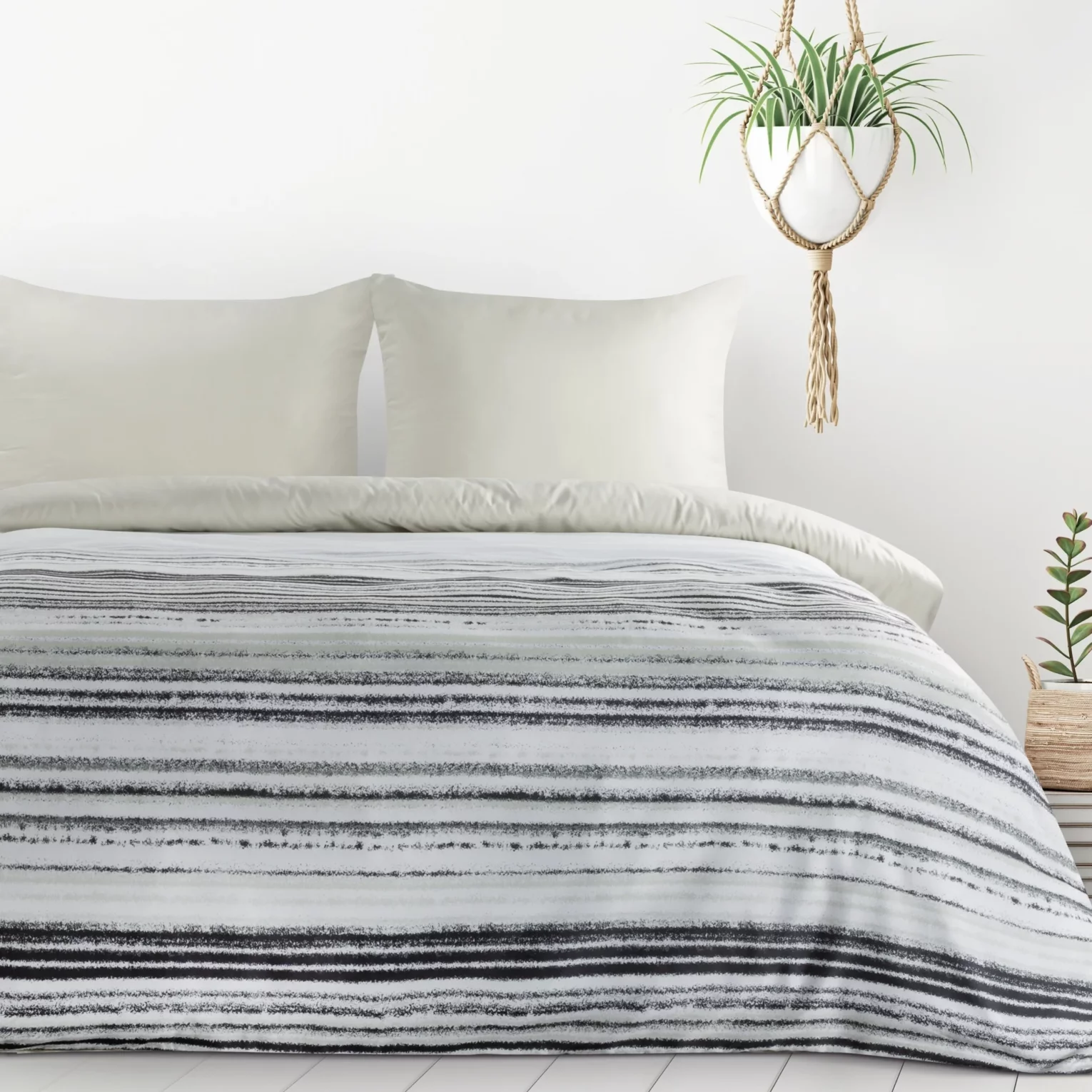 Pościel 140x200 cm komplet 2 częściowy z mikrowłókna kolor biały, grafitowy z motywem pasów VERANO3 Design 91
