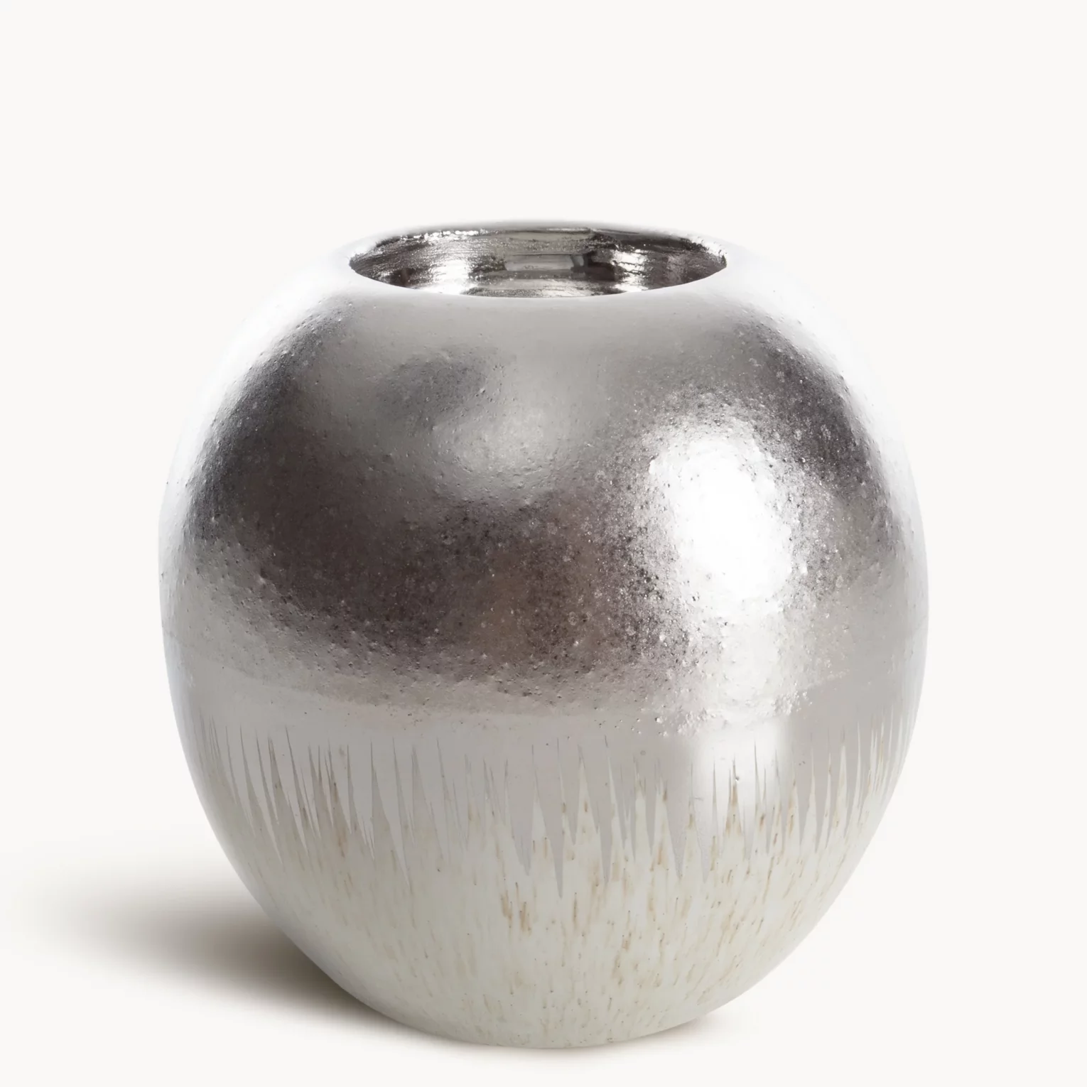Świecznik ceramiczny srebrny  łączący fakturę granitu z lśniącą powierzchnią 11x11x10 cm MAX 2