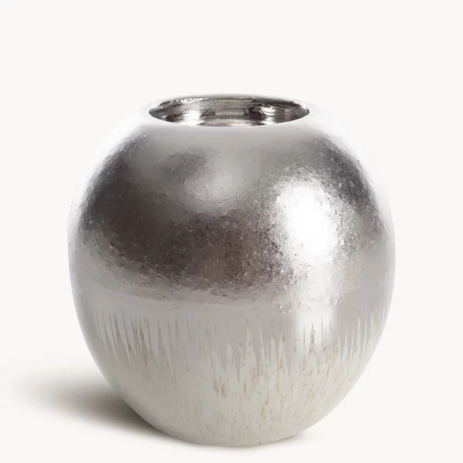 Świecznik ceramiczny srebrny  łączący fakturę granitu z lśniącą powierzchnią 11x11x10 cm MAX 2