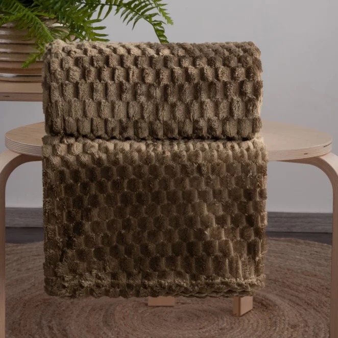 Koc 170x210 cm ciemnobrązowy miękki w dotyku z wytłaczanym wzorem 3D CINDY 6 Design 91