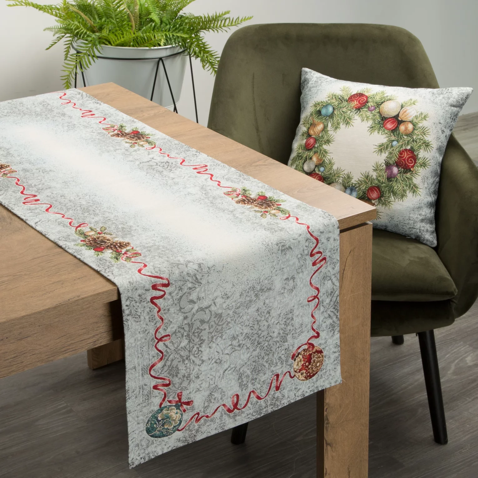 Bieżnik na stół popielato, czerwony 45x140 cm gobelinowy z motywem świątecznym
