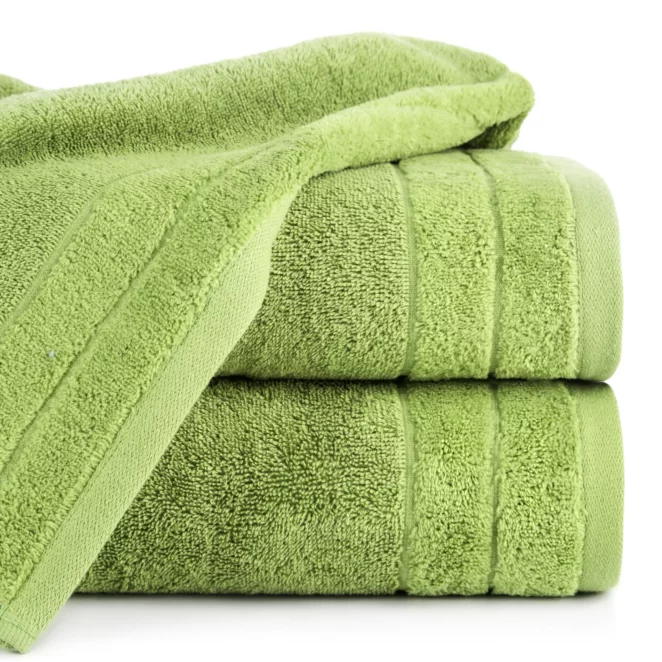 Ręcznik kąpielowy 50x90 cm bawełniany kolor oliwkowy z welwetową bordiurą 500 g/m2 DAMLA
