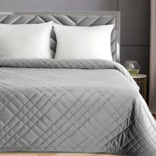 Narzuta welwetowa srebrna 170x210 cm z geometrycznym przeszyciem RIA 6