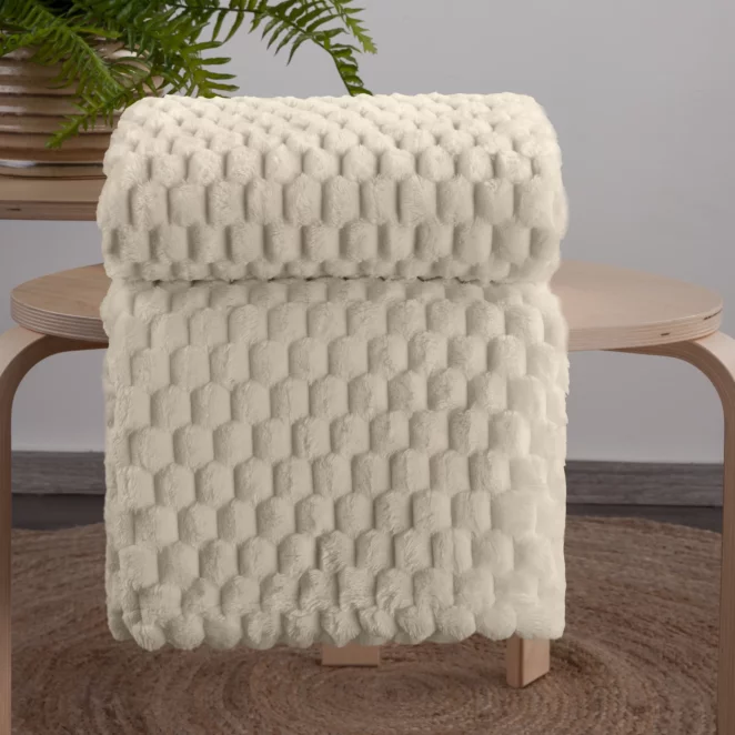 Koc 170x210 cm beżowy bardzo miękki w dotyku z wytłaczanym wzorem 3D CINDY 6 Design 91