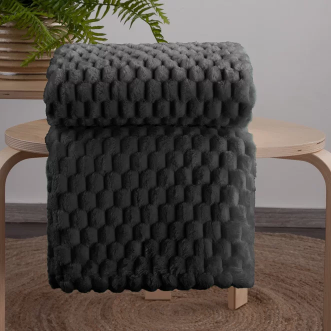 Koc 170x210 cm czarny bardzo miękki w dotyku z wytłaczanym wzorem 3D CINDY 6 Design 91