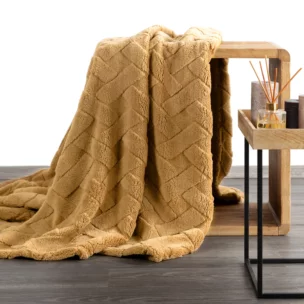 Koc flano 150x200 cm miodowy zdobiony wytłaczanym wzorem CARO Design 91