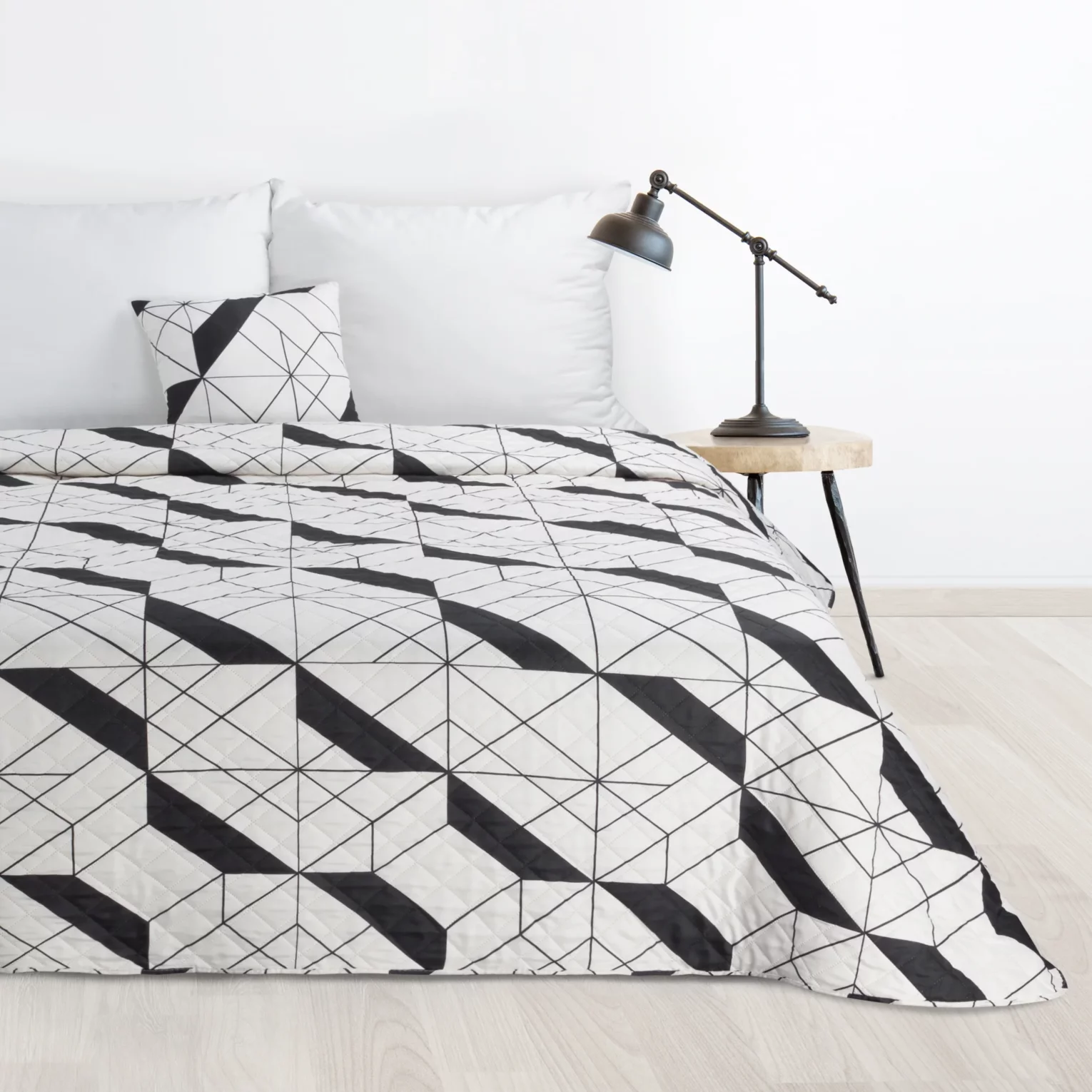 Narzuta naturalno, czarna 220x240 cm z nadrukiem geometrycznym pikowana techniką hot press GEO 1 Design 91