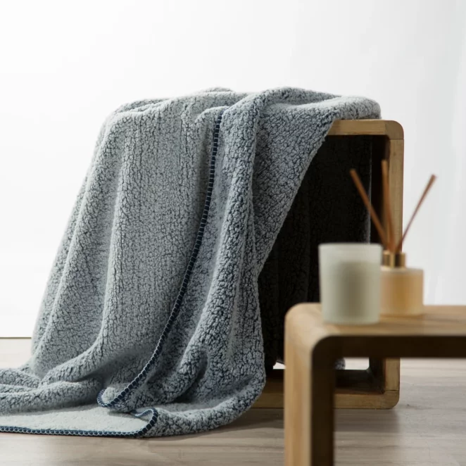 Koc bukla 200x220 cm granatowo, biały z miękkiej tkaniny KOALA Eurofirany Premium