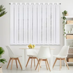 Firana biała z gładkiego mlecznego woalu wykończona szwem obciążającym VIOLET 400x150 cm przelotka