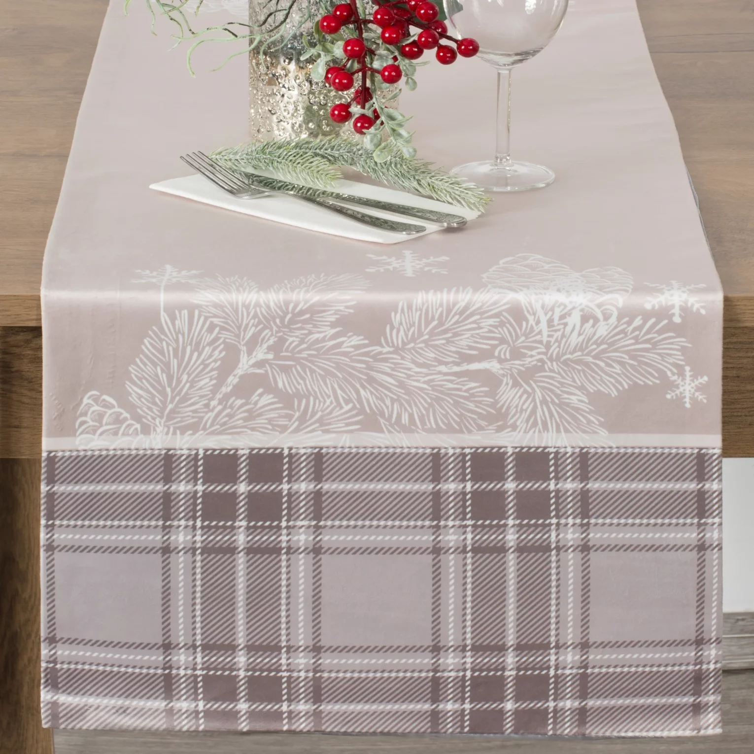 Bieżnik na stół beżowy 40x140 cm welwetowy HOLLY z motywem świątecznymi i ozdobną kantą w kratę