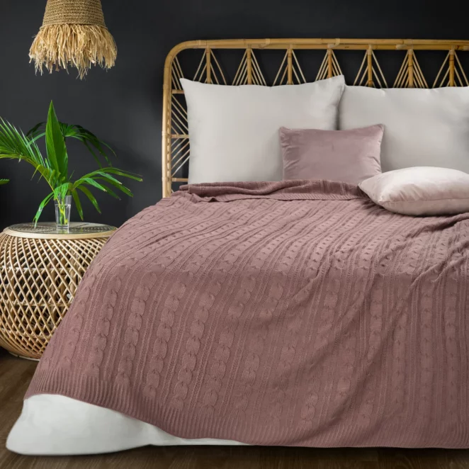 Koc akrylowy 130x170 cm różowy z dzianiny z warkoczami AKRYL 2 Eurofirany Premium