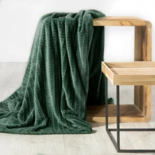 Koc 170x210 cm ciemnozielony miękki w dotyku z wytłaczanym wzorem w kosteczkę CINDY 2 Design 91