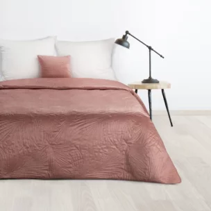 Narzuta welwetowa różowa 170x210 cm pikowana metodą hot press we wzór liści palmy LUIZ Design 91