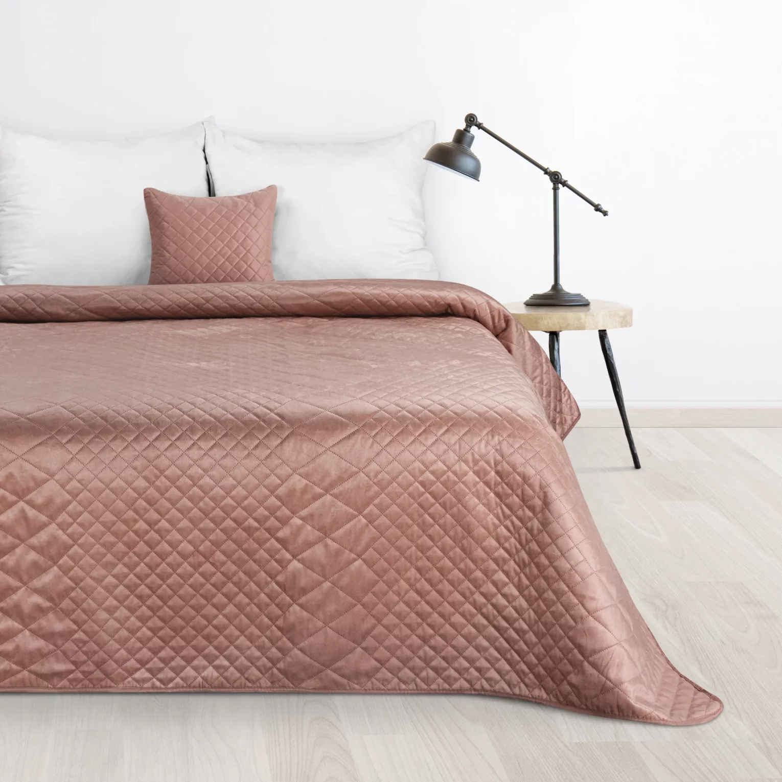 Narzuta welwetowa różowa 170x210 cm pikowana metodą hot press w geometryczny wzór LUIZ 3 Design 91