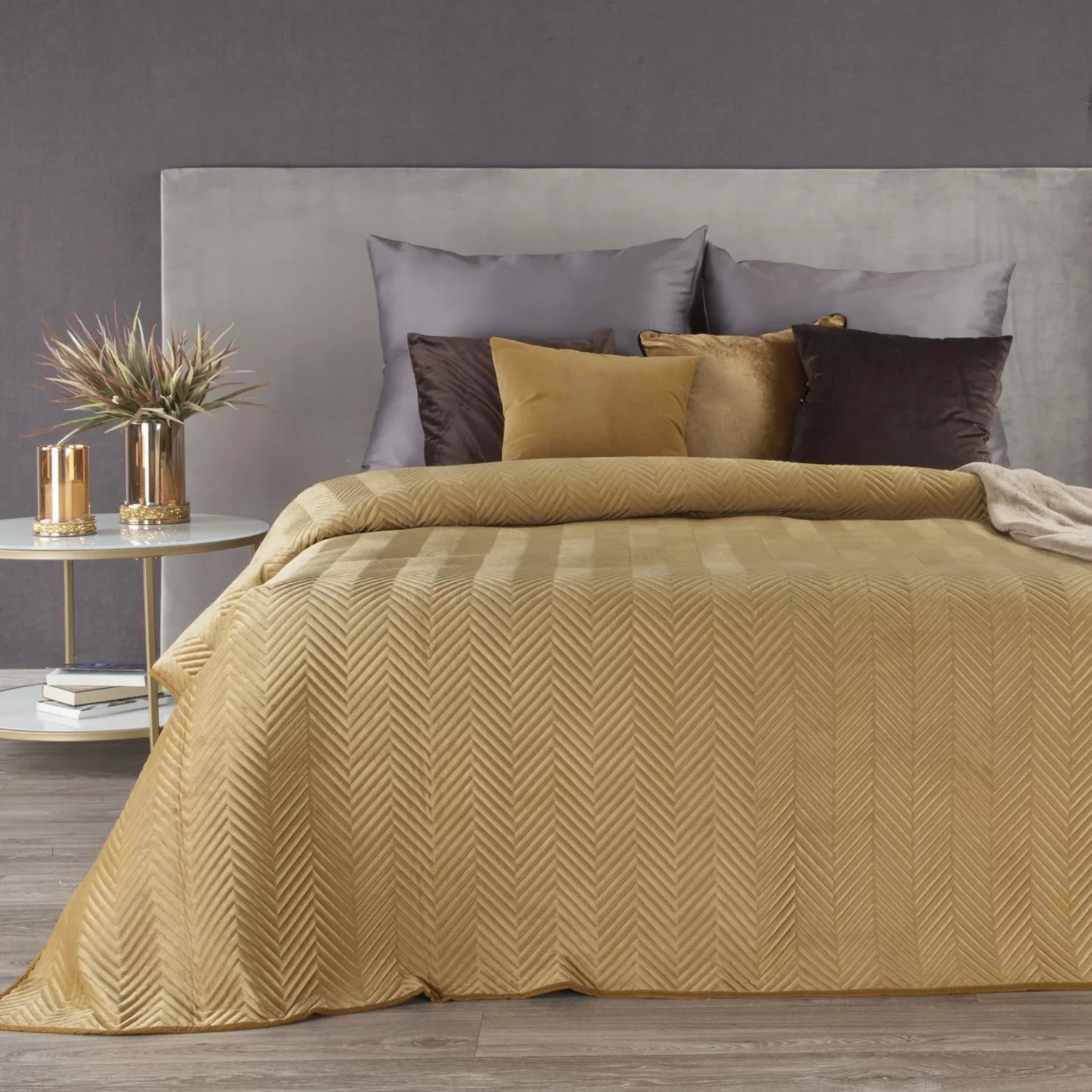 Narzuta welwetowa miodowa 200x220 cm pikowana w jodełkę metodą hot press SOFIA Eurofirany Premium