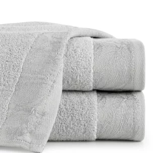 Ręcznik kąpielowy 50x90 cm bawełniany kolor jasnoszary,srebrny z żakardową bordiurą w liście 400 g/m2 AGIS
