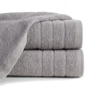 Ręcznik kąpielowy 50x90 cm bawełniany kolor srebrny z bordiurą w formie trzech tkanych paseczków 500 g/m2 RENI