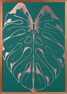 Obraz roślinny zielony z różowego złota z błyszczącym nadrukiem liścia monstery w miedzianej ramie 53x73 cm SALVIA 6 LIMITED COLLECTION