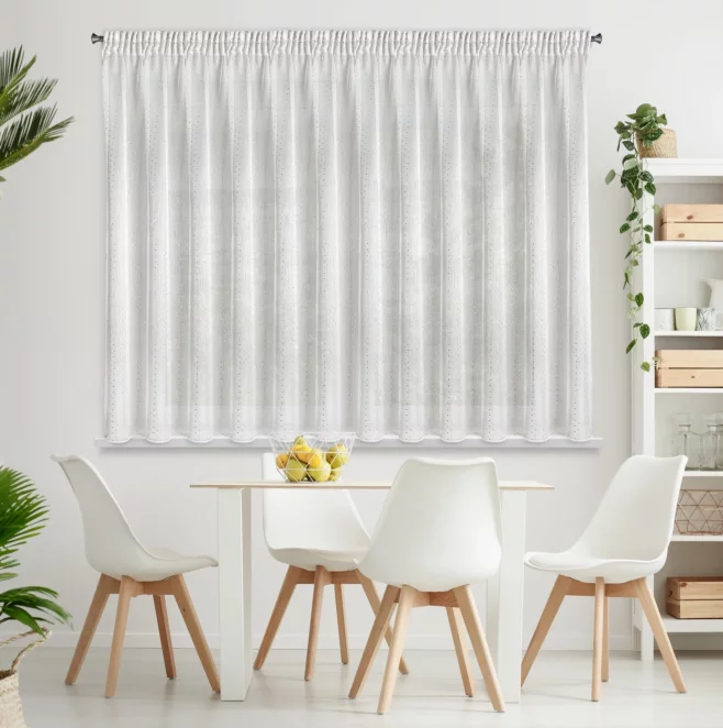 Firana biała z srebrnym nadrukiem drobnych kwadracików 300x150 cm taśma SIBEL