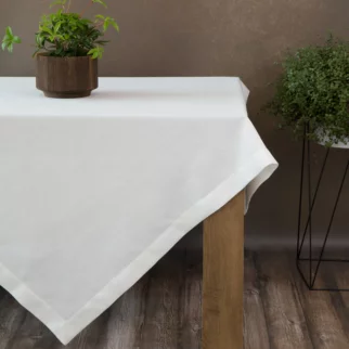Obrus biały 145x400 cm z tkaniny przypominającej płótno STELLA 2 z podwójną listwą na brzegach