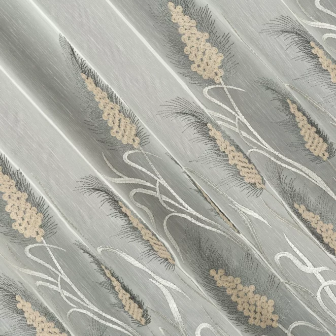 P287/4 Firana szyta na taśmie 5 cm naturalno popielata z delikatnej tkaniny typu aden, wykończonej roślinnym haftem