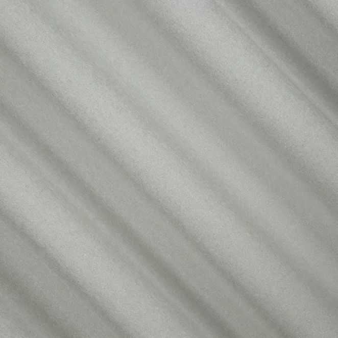 M228/1 Zasłona szyta na taśmie 5 cm srebrna z eleganckiej błyszczącej tkaniny