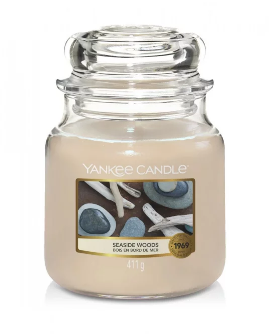 YANKEE CANDLE - Średnia świeca zapachowa w słoiku - Seaside Woods