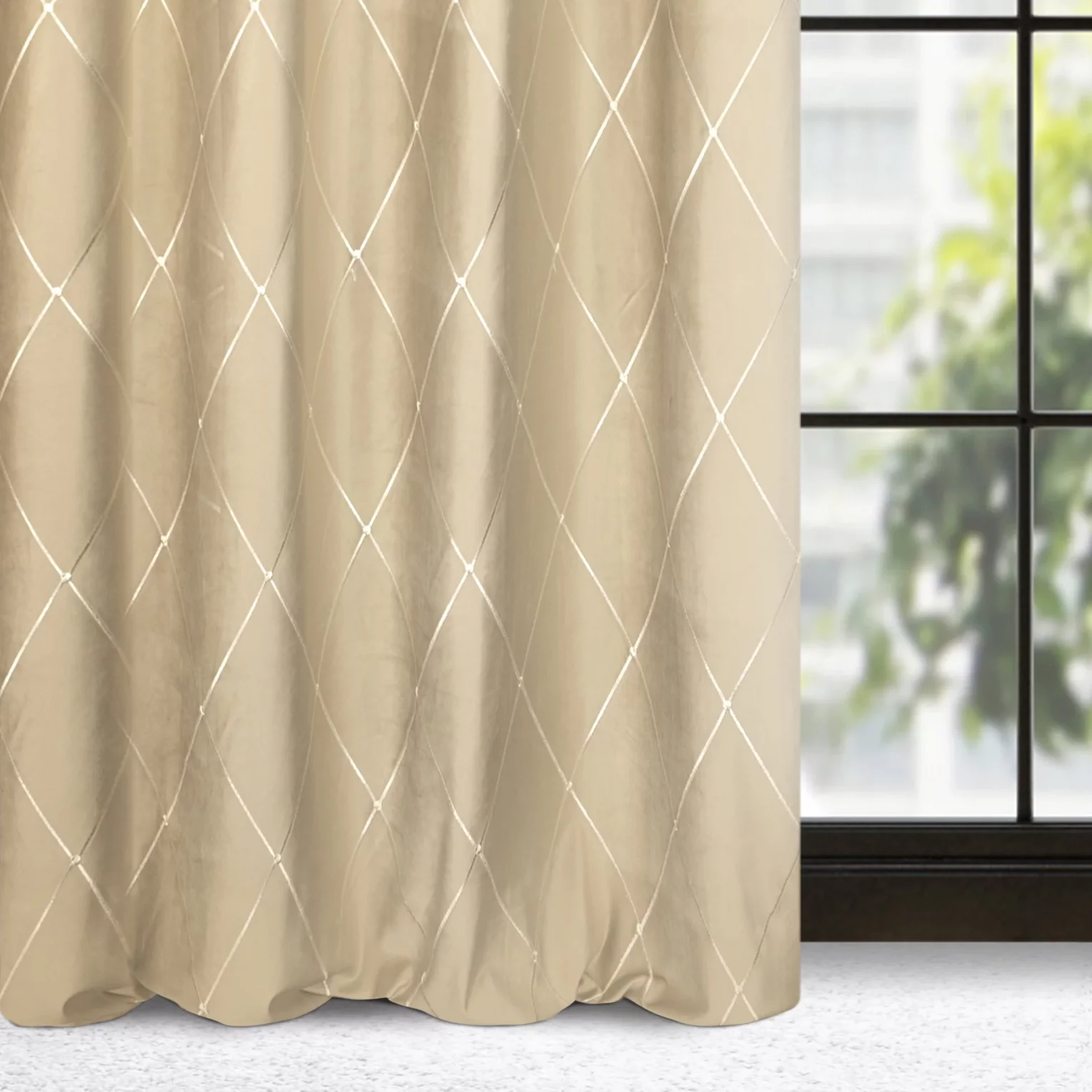 Zasłona welwetowa  beżowo, złota haftowana w duże karo 140x250 cm przelotka - MARGO - Pierre Cardin